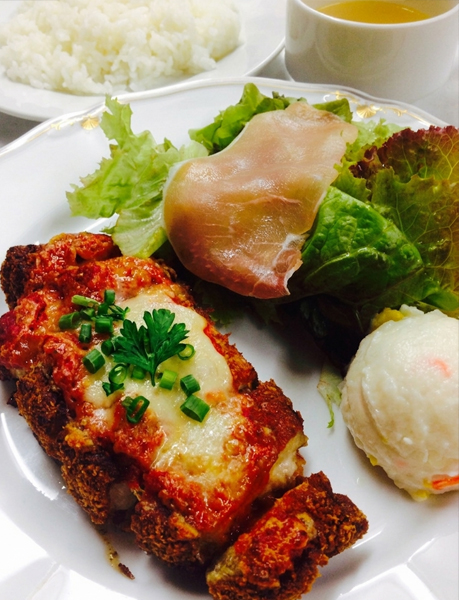 洋食セット（サラダ・スープ・ドリンク付き）